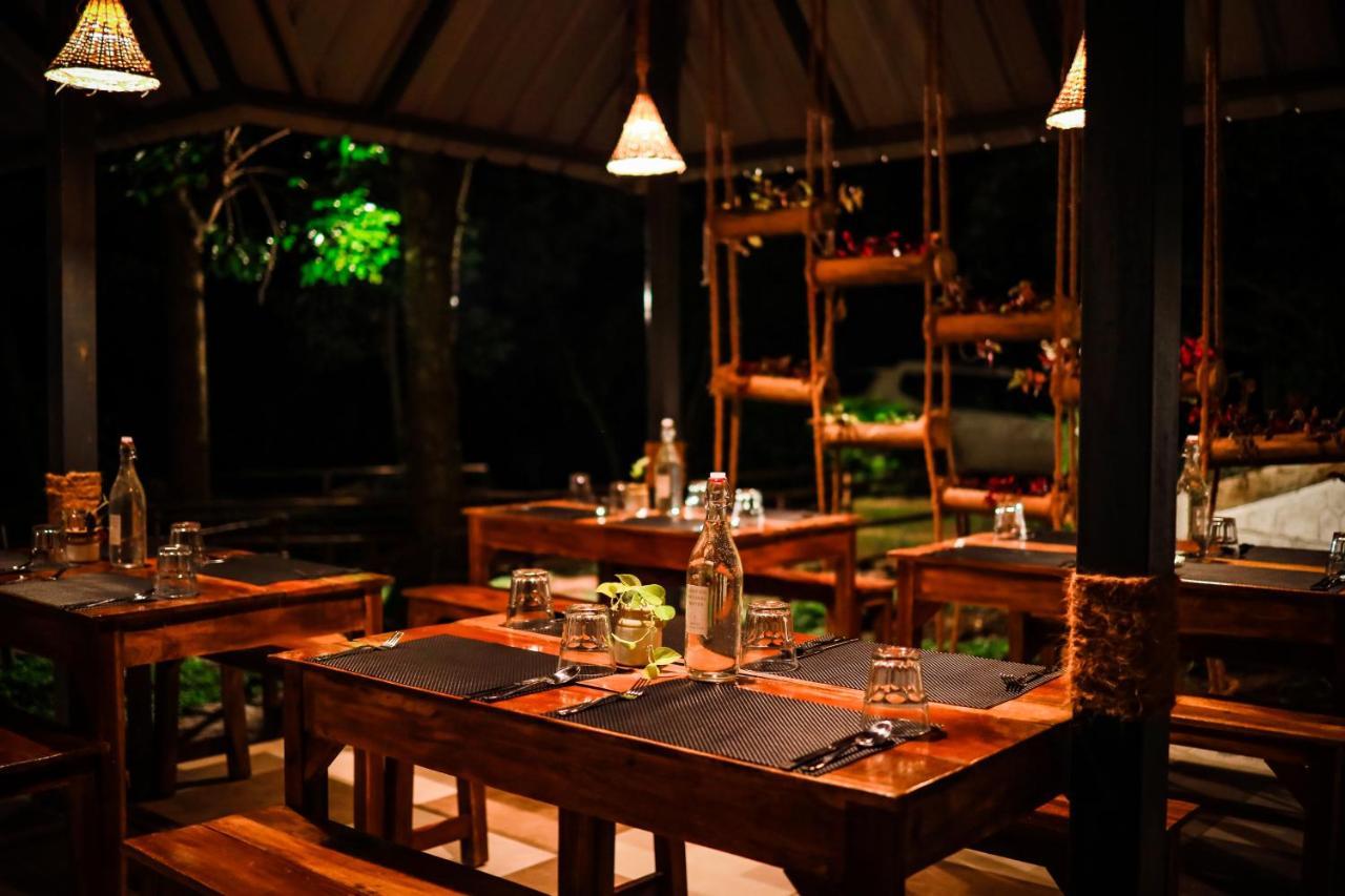 Golden Fern Resort Kanthalloor Ngoại thất bức ảnh