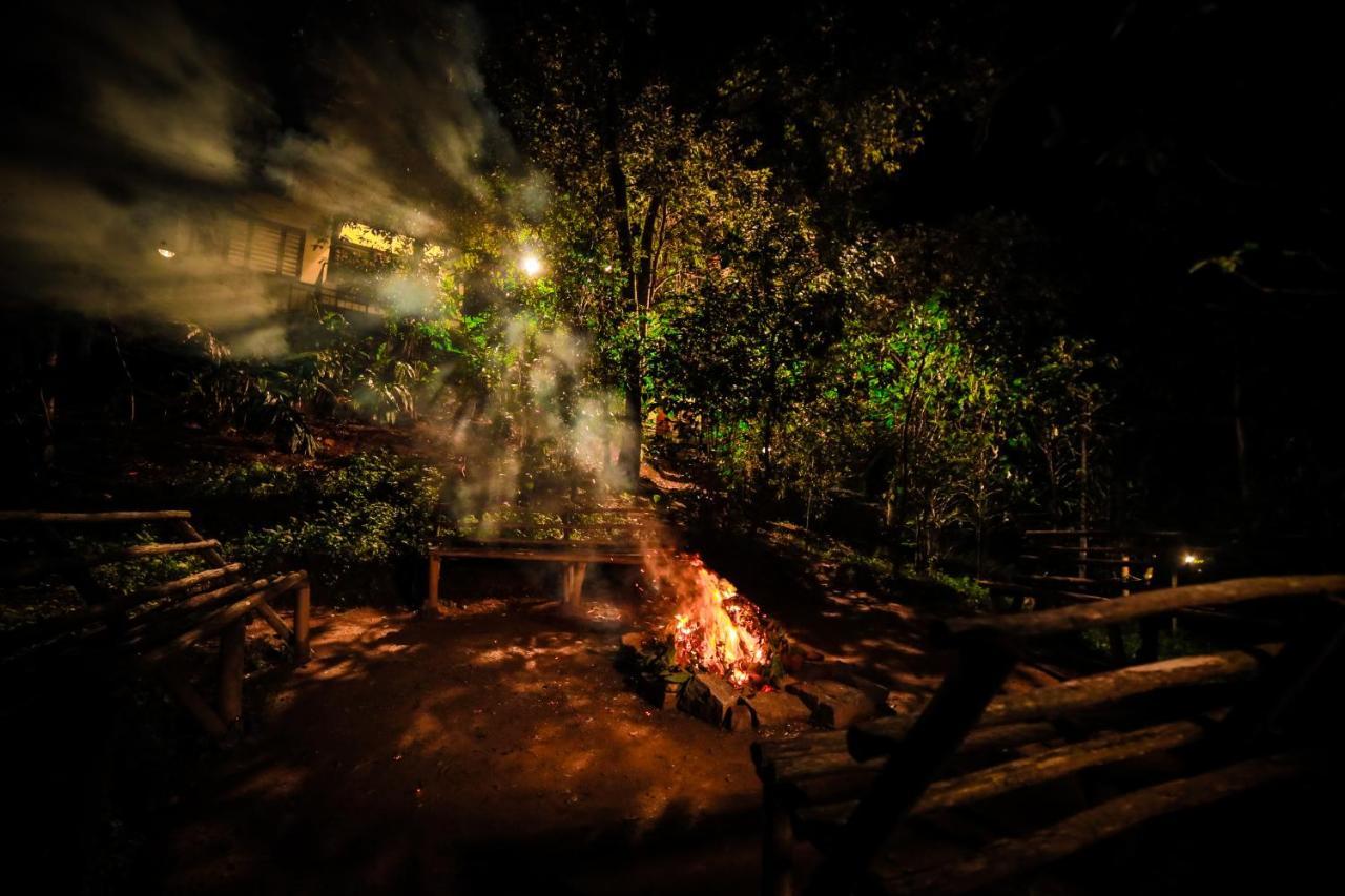 Golden Fern Resort Kanthalloor Ngoại thất bức ảnh